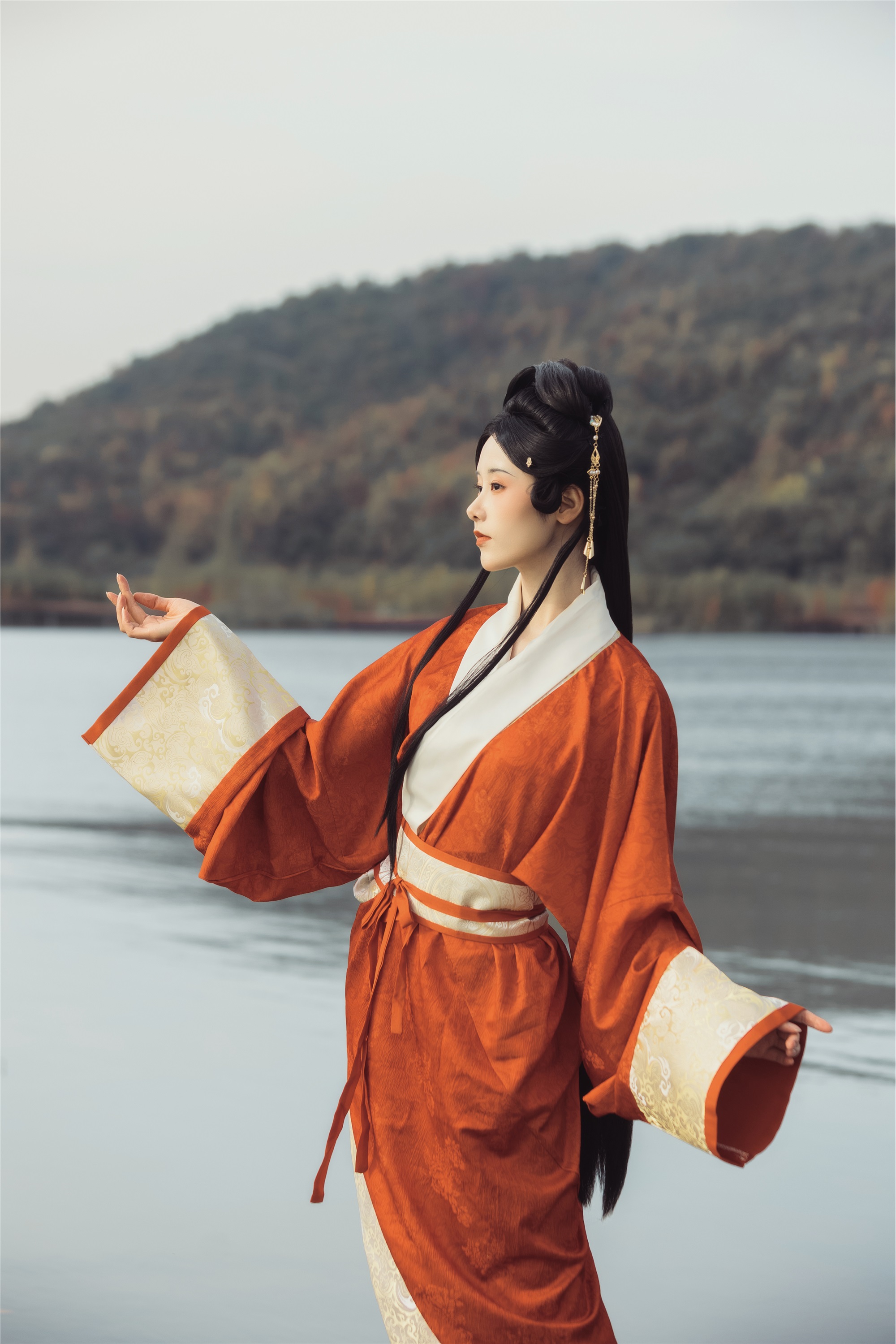 YITUYU艺图语 2025.01.29 关雎 人间月-素尘